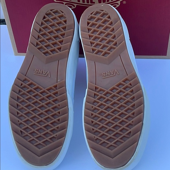 Vans Classic White Platform High-Tops - Picture 4 of 4